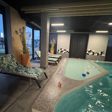 Blue Ii Parking Basen Sauna דירה